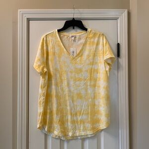Style & Co Yellow Tie-Dye V-Neck Women’s Top Size 1X / XL NWT